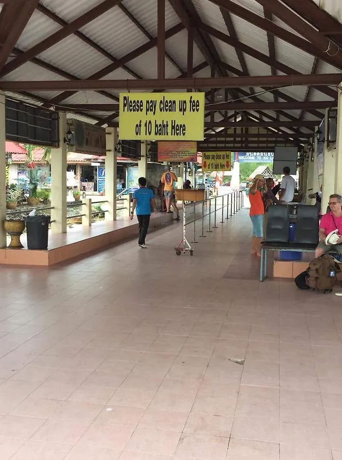 ** ゲストハウス Blue House Bungalow Ko Lanta タイ王国